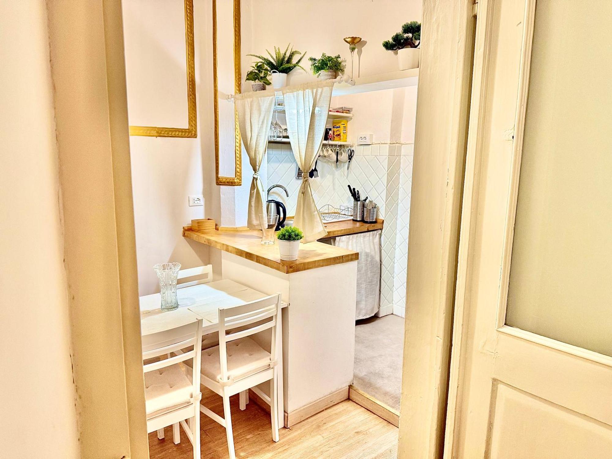 Lovely And Cozy In The Position Apartment